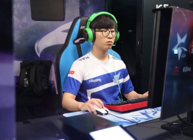 经过体能储 经过体能储