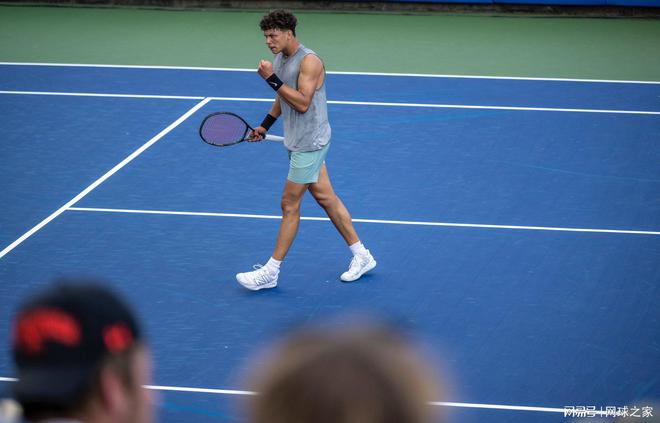 出色的新秀 出色的新秀